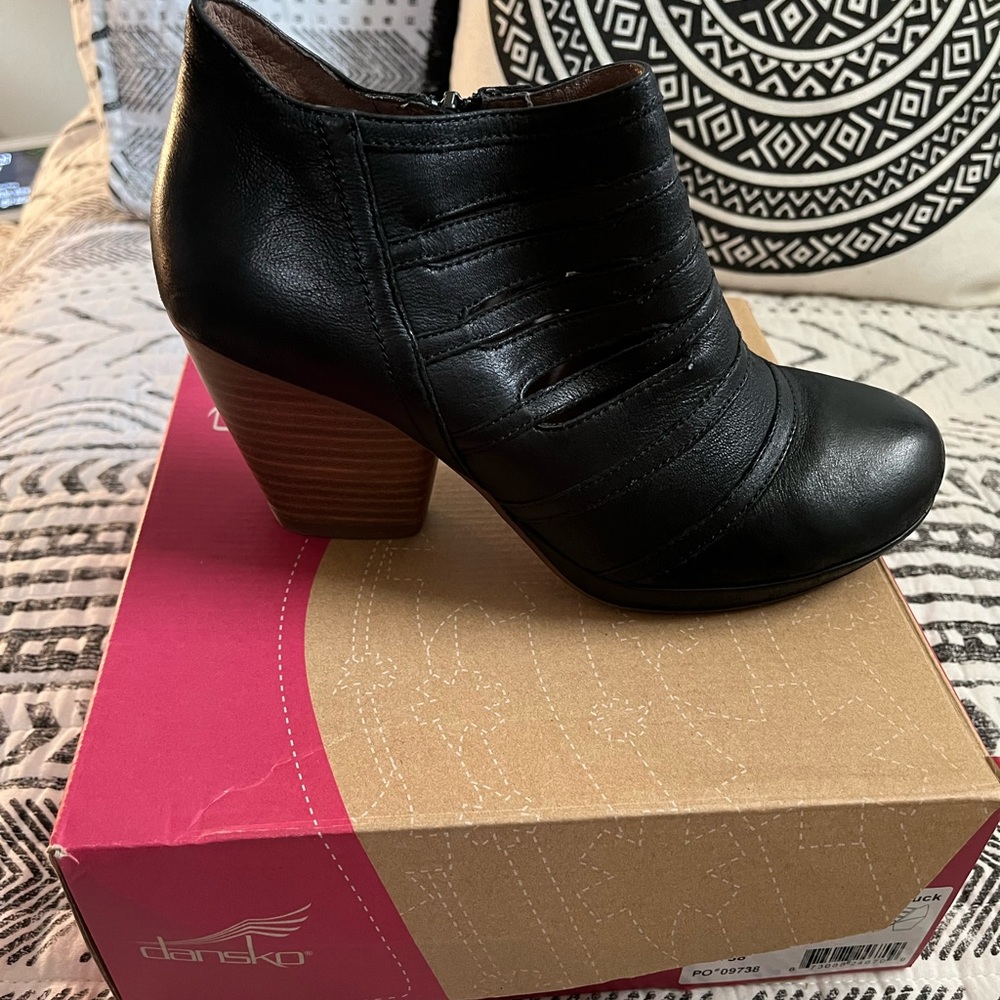 Dansko Meadow Burnished Nubtuck Booties